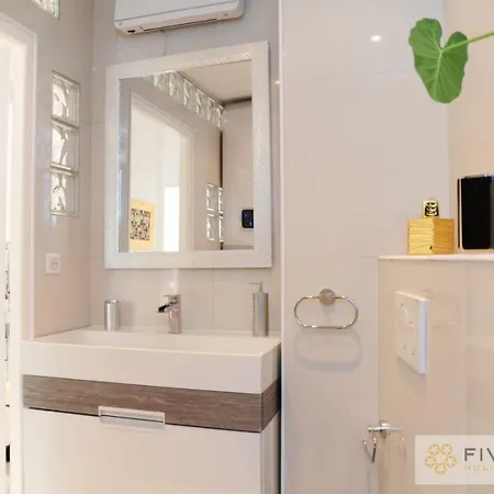 Mini Bijou - Five Stars House ניס