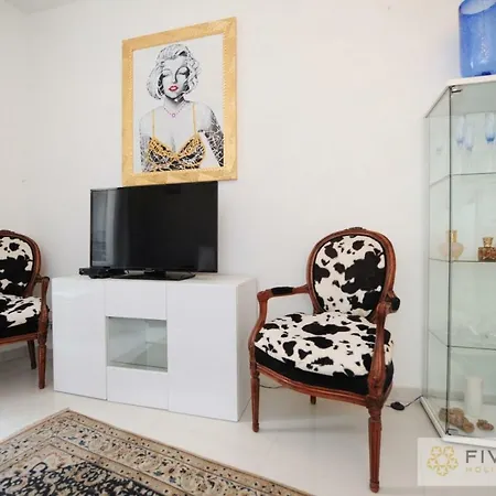 Mini Bijou - Five Stars House *