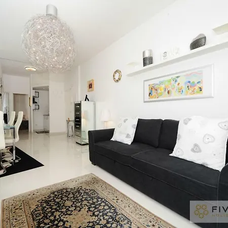 Mini Bijou - Five Stars House